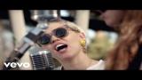 Video Lagu Music Happy Hippie Presents: Androgynous (Performed by Miley Cyrus, Joan Jett & Laura Jane Gr... Terbaru di zLagu.Net