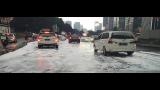 Download Lagu Heboh Hujan Salju di Jakarta, Ternyata… Busa Limbah! Musik