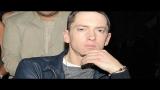 Video Musik Eminem Looks Nearly Unrecognizable With a Beard and Dark Hair! Terbaik - zLagu.Net