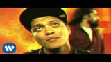 Download Video Lagu Bruno Mars - Liquor Store Blues ft. Damian Marley [OFFICIAL VIDEO] 2021