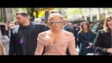 Download Jennifer Lopez Looks Fierce In Cover Art Video Terbaik - zLagu.Net
