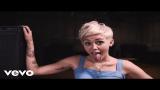 Video Lagu Miley Cyrus - Bangerz (VEVO Tour Exposed) Terbaik 2021