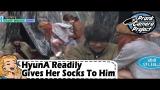 Download Video [Prank Cam Project | HyunA] His Socks Destroyed, HyunA Gives Her Socks To Him 20170514 Music Terbaik