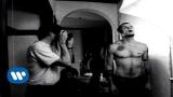 Video Lagu Red Hot Chili Peppers - Suck My Kiss [Official Music Video] Terbaru di zLagu.Net