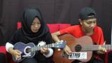 Download Lagu Debu Jalanan - Cerita Anak Jalanan Cover By ferachocolatos ft. gilang Music - zLagu.Net